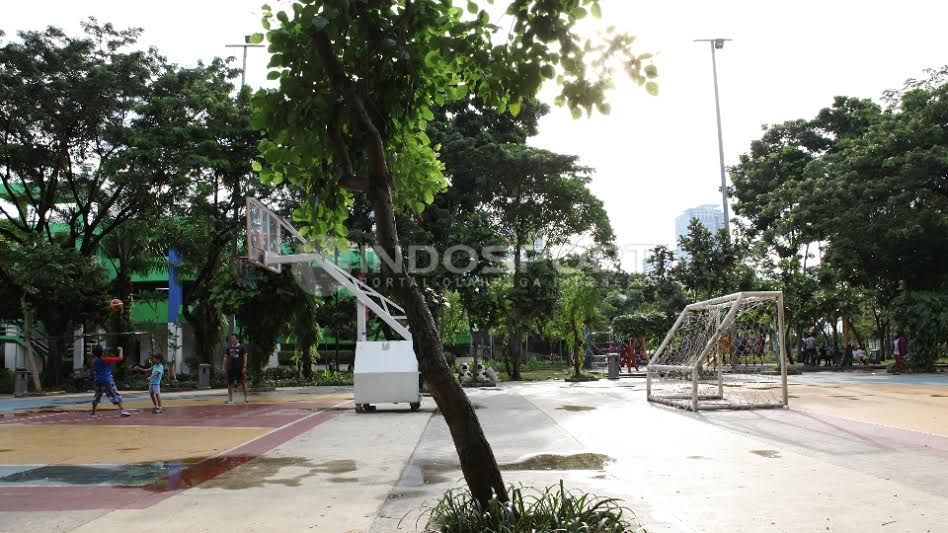 Taman ini dibangun tahun 2006 kini dilengkapi fasilitas olahraga seperti lapangan basket, lapangan futsal dan out door gym. Copyright: © Herry Ibrahim/INDOSPORT